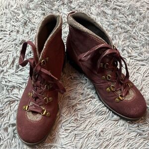 Clarks Faralyn Alpha Aubergine Gorpcore Hiking Boots Water Resistant Size 8.5